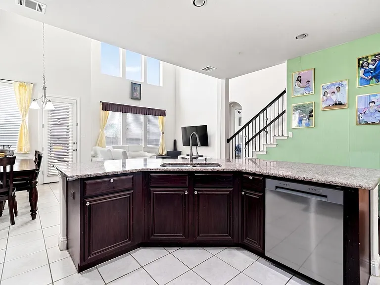 10323 Wedmore Dr — Photo 14