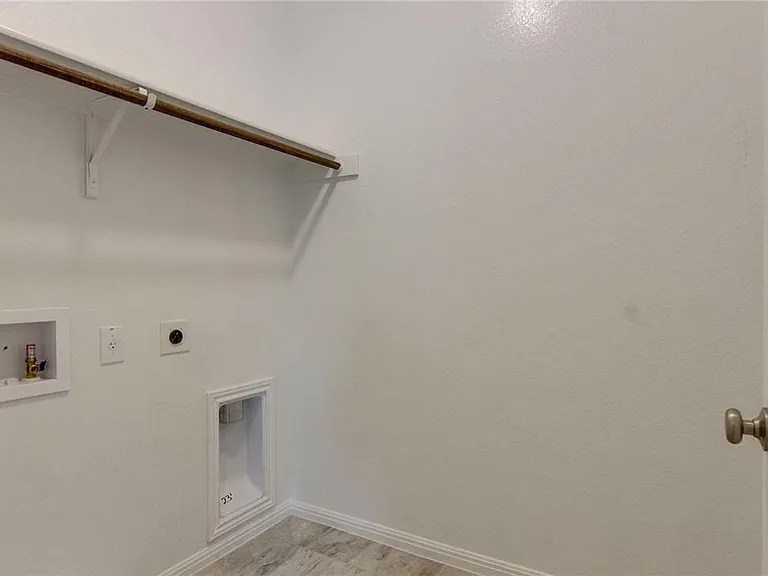 3240 E Whitestone Blvd #85 — Photo 32