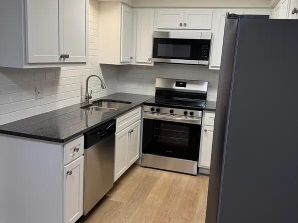 185 Parkview Dr APT 2, Trenton, IL 62293