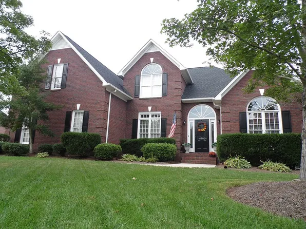 818 Kings Crossing Dr NW, Concord, NC 28027