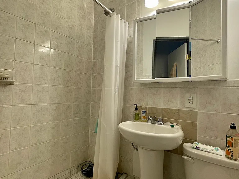 307 E 14th St #103 — Photo 4