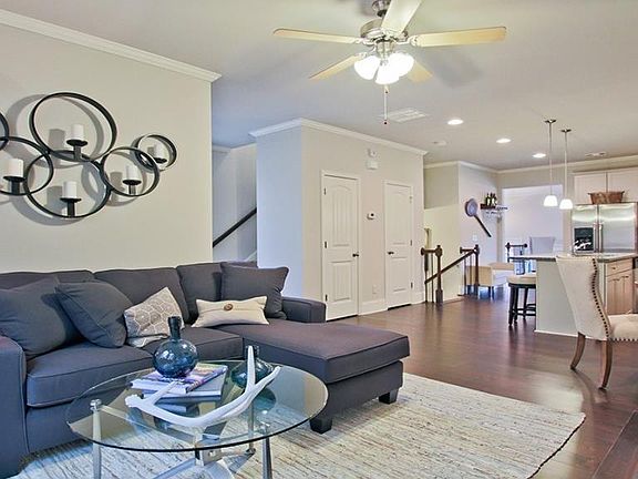 3rd image of 2233 Ewell Park Dr