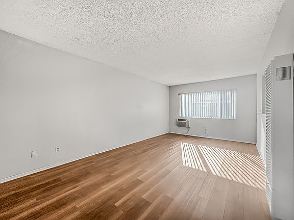 5th image of 449 Melody Ln APT 3