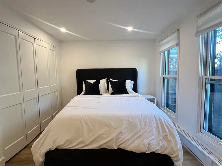 910 W Hallam St #1 — Photo 23
