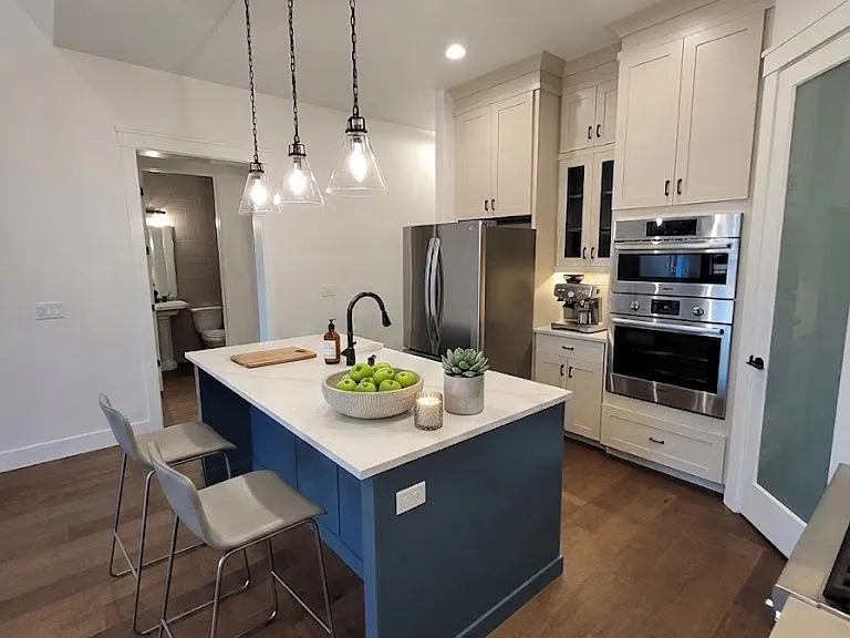 4264 W Lovegood Ln — Photo 3