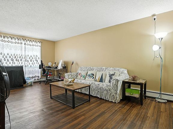 4th image of 11046 130th St NW #201