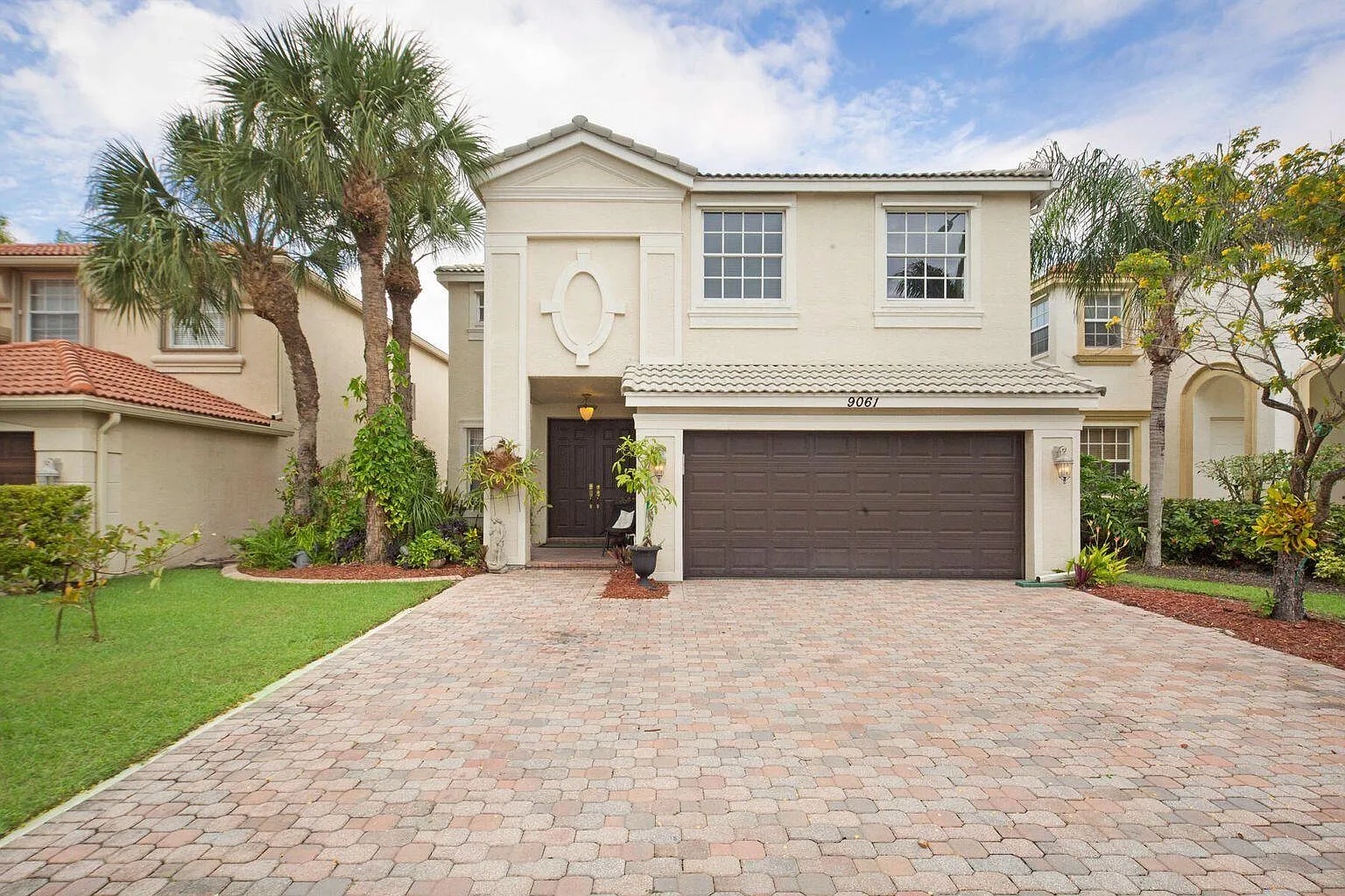 5 bed, 2.5 bath, 2888 sqft, $4,500 — Photo 1