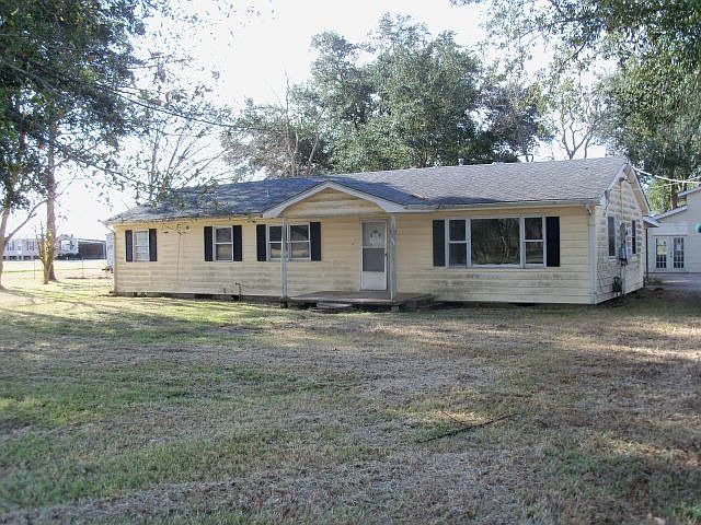 1st image of 112 Madewood Pl