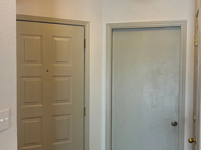 2125 Sierra Ln NE — Photo 3