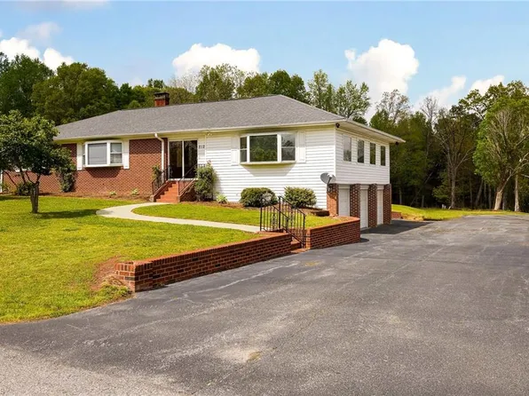 212 Cecil St, Thomasville, NC 27360