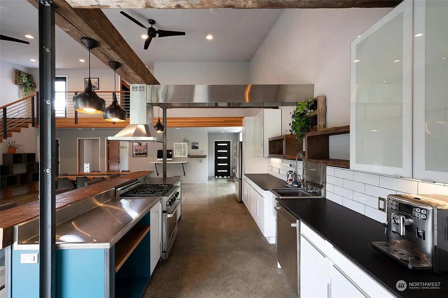 3 bed, 1972 sqft, $3,800 — Photo 3