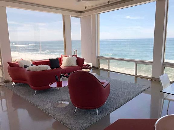 2nd image of 201 Bonair St Unit D