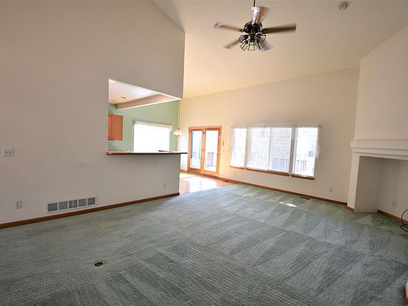3rd image of 780 Orchard Dr