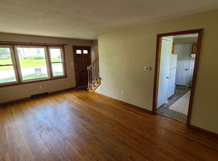 10605 E Hill Park Ter, Independence, MO 64052