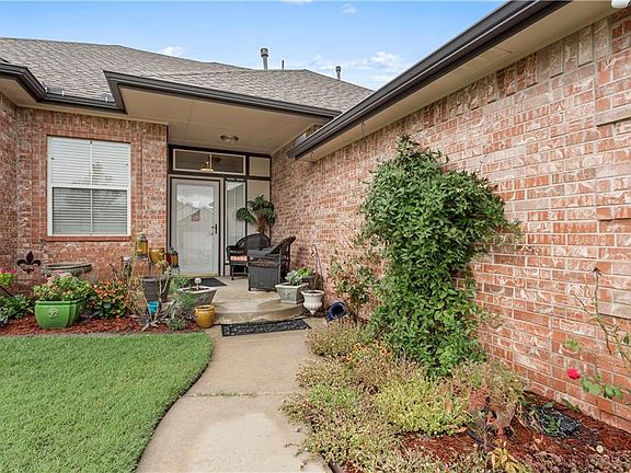 3rd image of 16613 La Paloma Ln