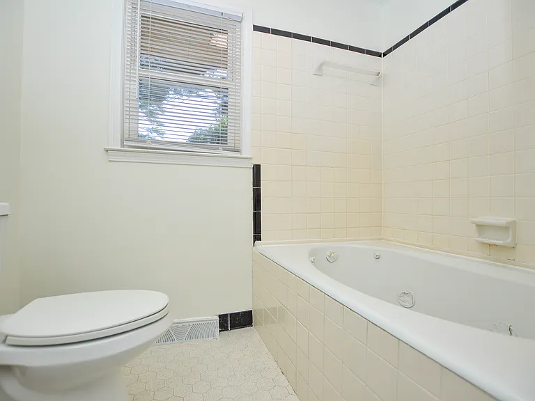4075 Linda Dr — Photo 15