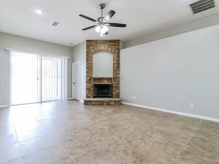 409 Delwood Breck St — Photo 3