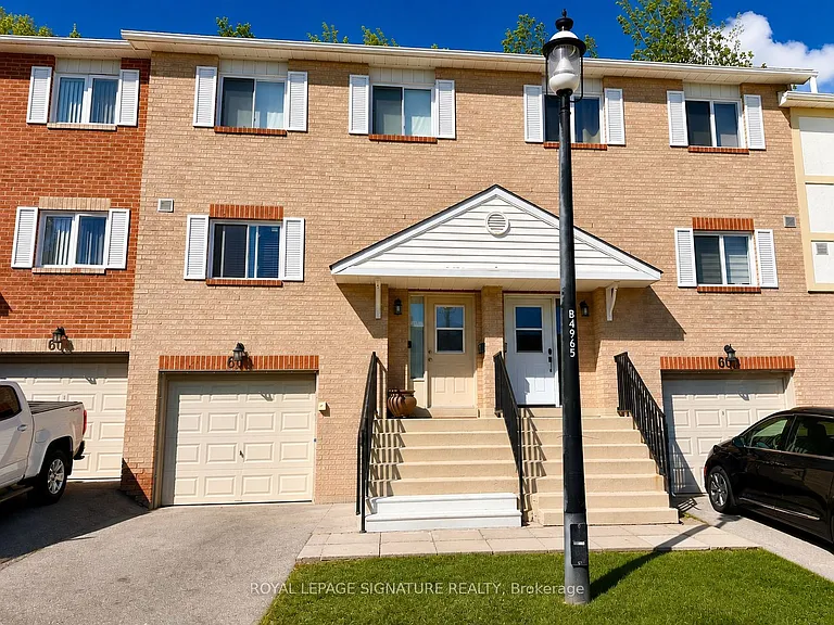 602 Gibney Cres — Photo 1