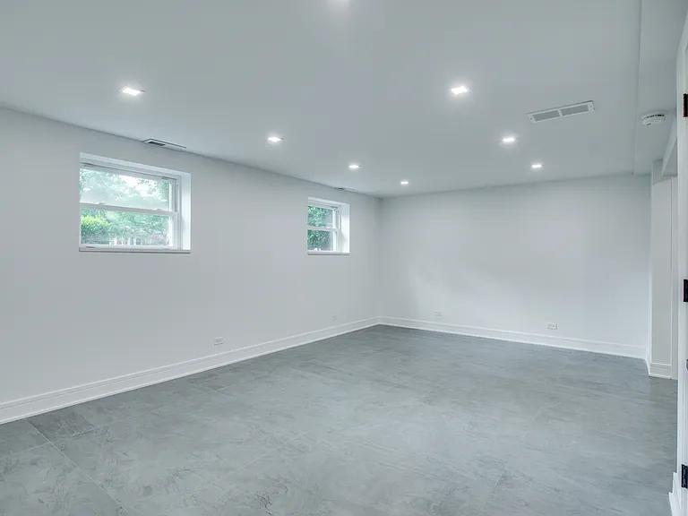 1108 Emerald Dr — Photo 18