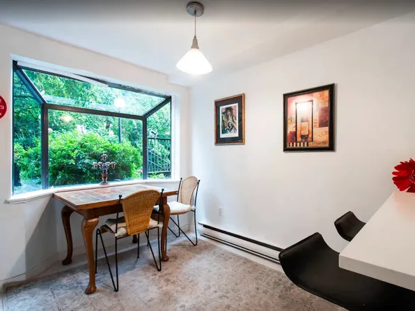 1363 Clyde Ave #118, West Vancouver, BC V7T 2W9