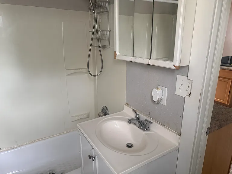 2439 N Bremen St #B — Photo 1