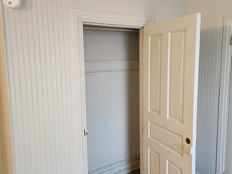 338 S Pershing Ave — Photo 8