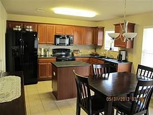 3rd image of 2527 Duval Dr