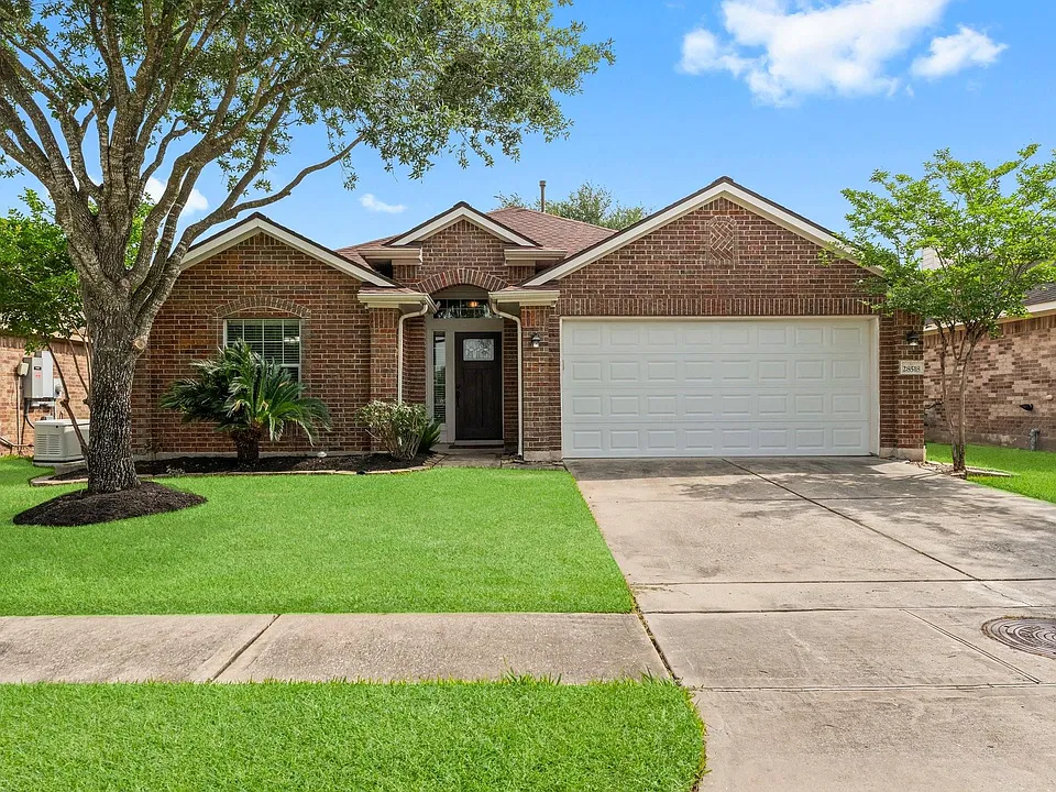 28518 Lockeridge Farms Dr