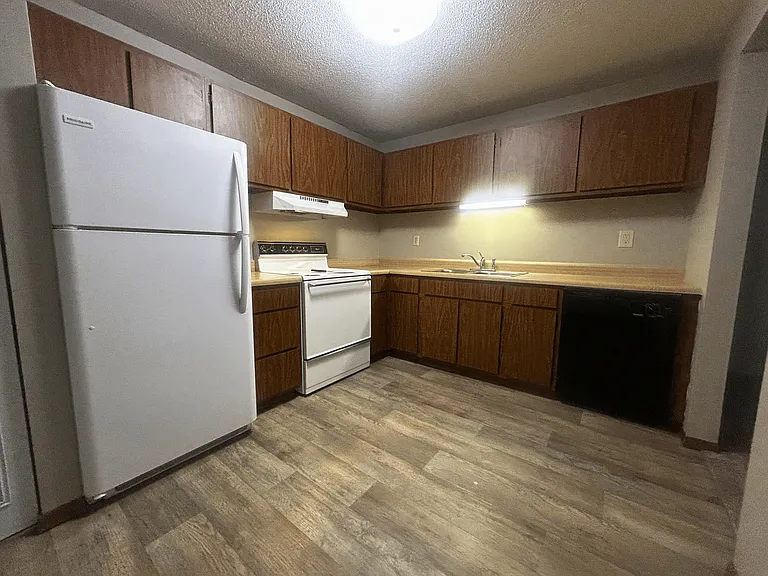Kellogg Place Apartments — Photo 6
