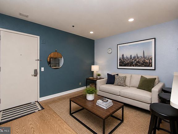 4th image of 1100 Vine St APT 1105