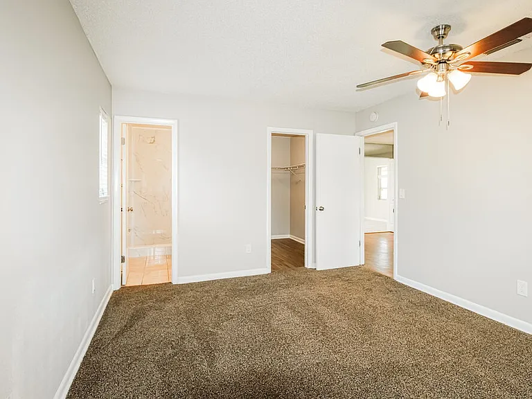9350 Bayside Ct — Photo 10