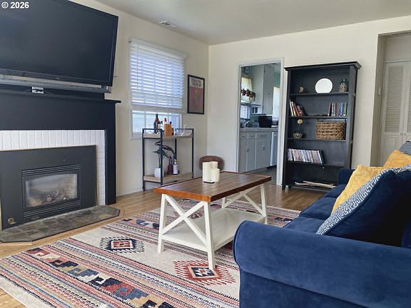 3rd image of 2813 SW Ladow Ave