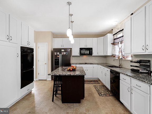5th image of 252 Hughs Rd