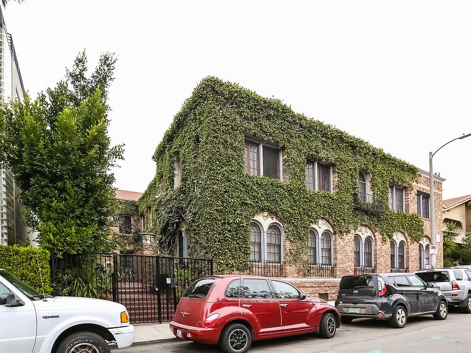 1st image of 21 Westminster #105