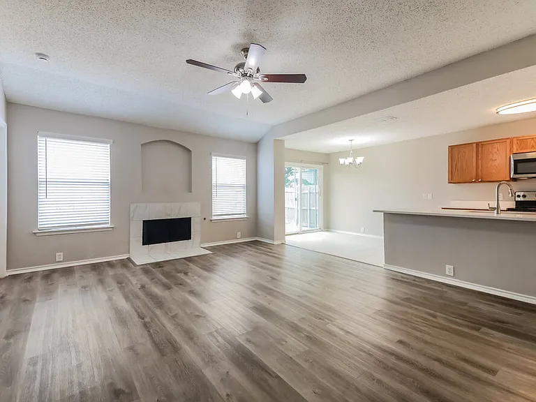 3317 Bentgate Ct — Photo 4