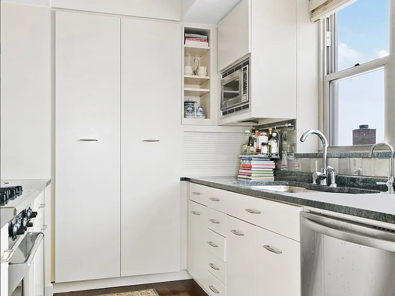60 E 8th St #34B — Photo 8