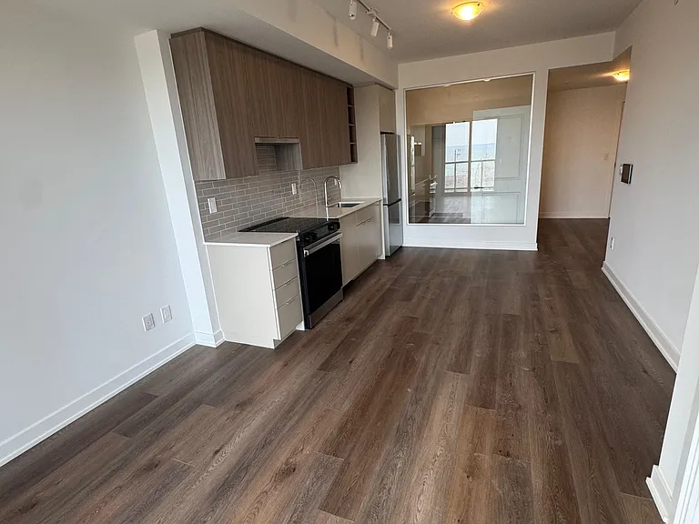 2075 Lakeshore Rd #311 — Photo 9