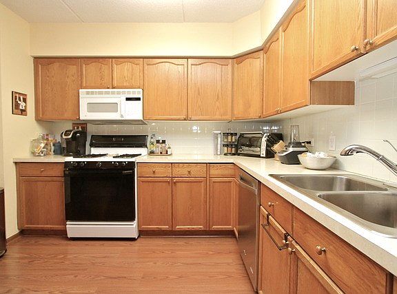 4th image of 1685 Mill St APT 406