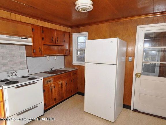 4th image of 6 Earley Drive