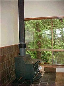 5th image of 541 E Pointes Dr W