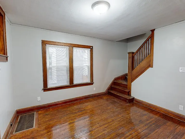 479 E Maynard Ave — Photo 5