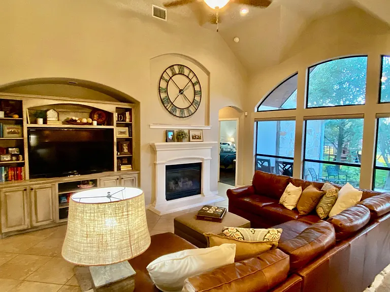 9504 Palmbrook Dr — Photo 6