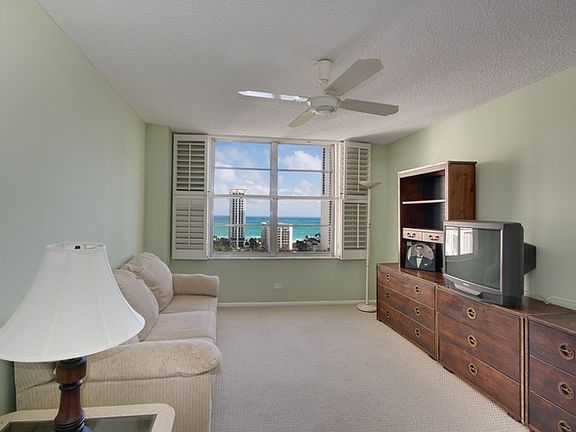 4th image of 230 174th St APT 1820