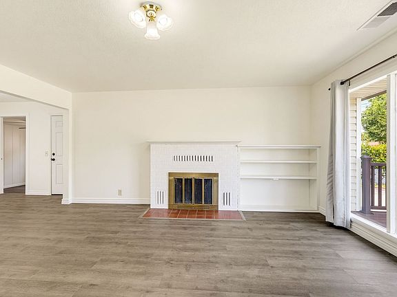 5th image of 1007 Murray Ave