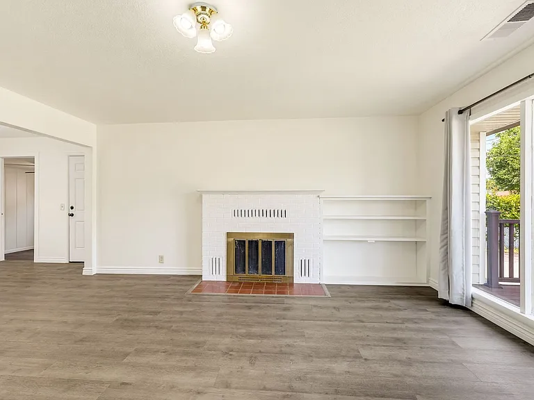 1007 Murray Ave — Photo 5
