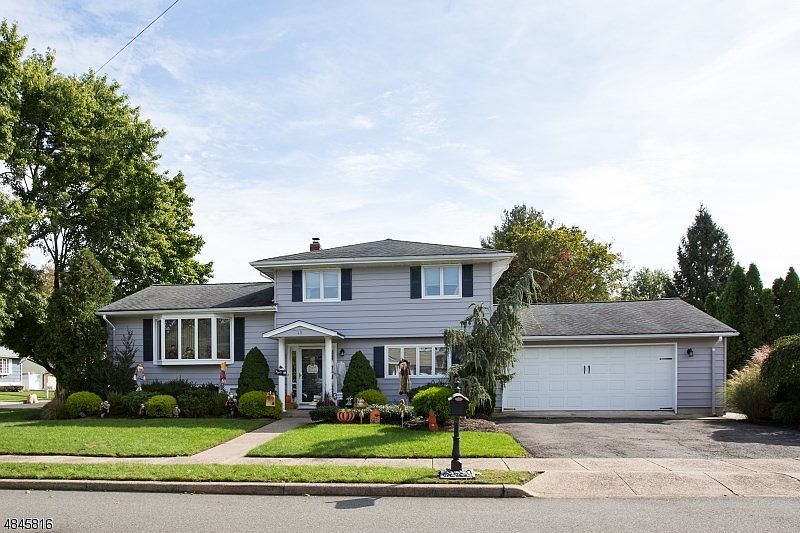 1st image of 13 Shady Ln