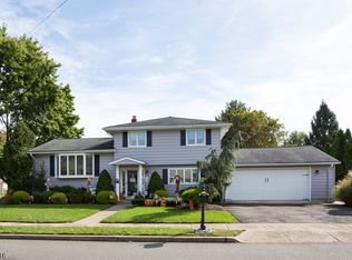 13 Shady Ln, Totowa, NJ 07512