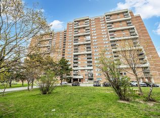 100 Wingarden Ct #704, Toronto, ON M1B2P4