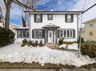 102 Franklin Avenue, Malverne, NY 11565