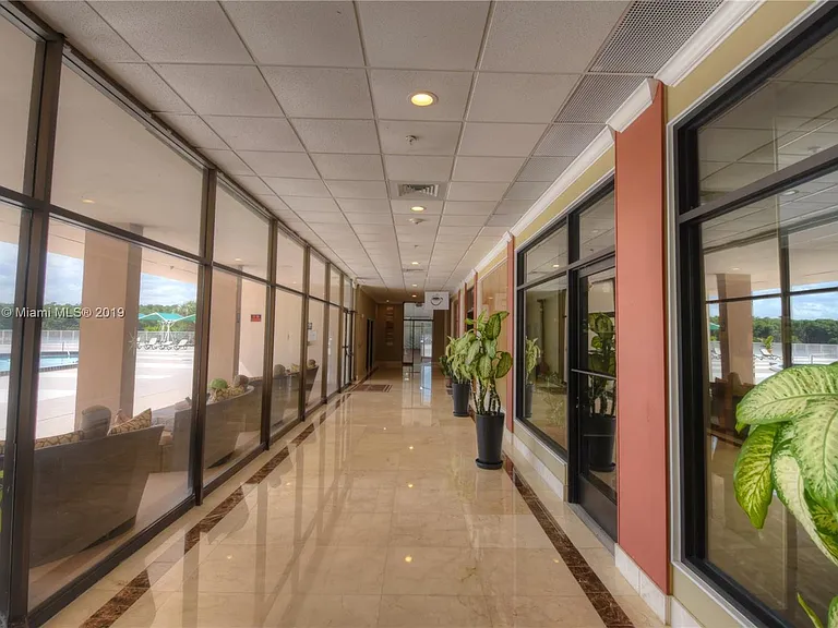 400 Kings Point Dr #12 — Photo 11